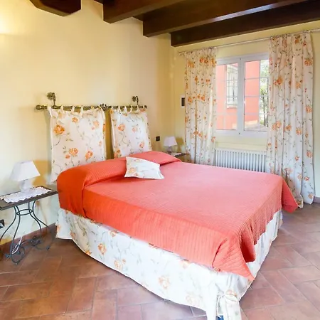 Lisa Apartament *